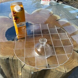 Dama pleated square pattern, pedestal cake plate